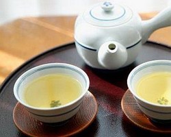Чайник и чашки Чайник и чашки